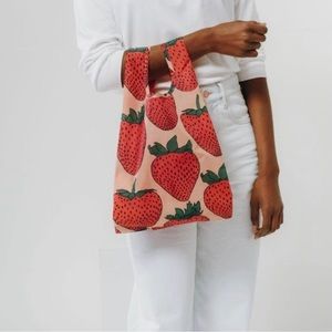 BAGGU- Strawberry Baby Baggu